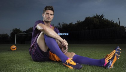 幕后智囊，蒂亚戈以教练身份回归诺坎普，税务风波后于巴萨教练组重掌战术核心