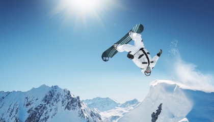 NBA总决赛激战正酣 勇士队逆转取胜夺赛点