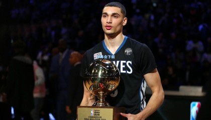 传奇谢幕！足球巨星李明举行盛大退役仪式