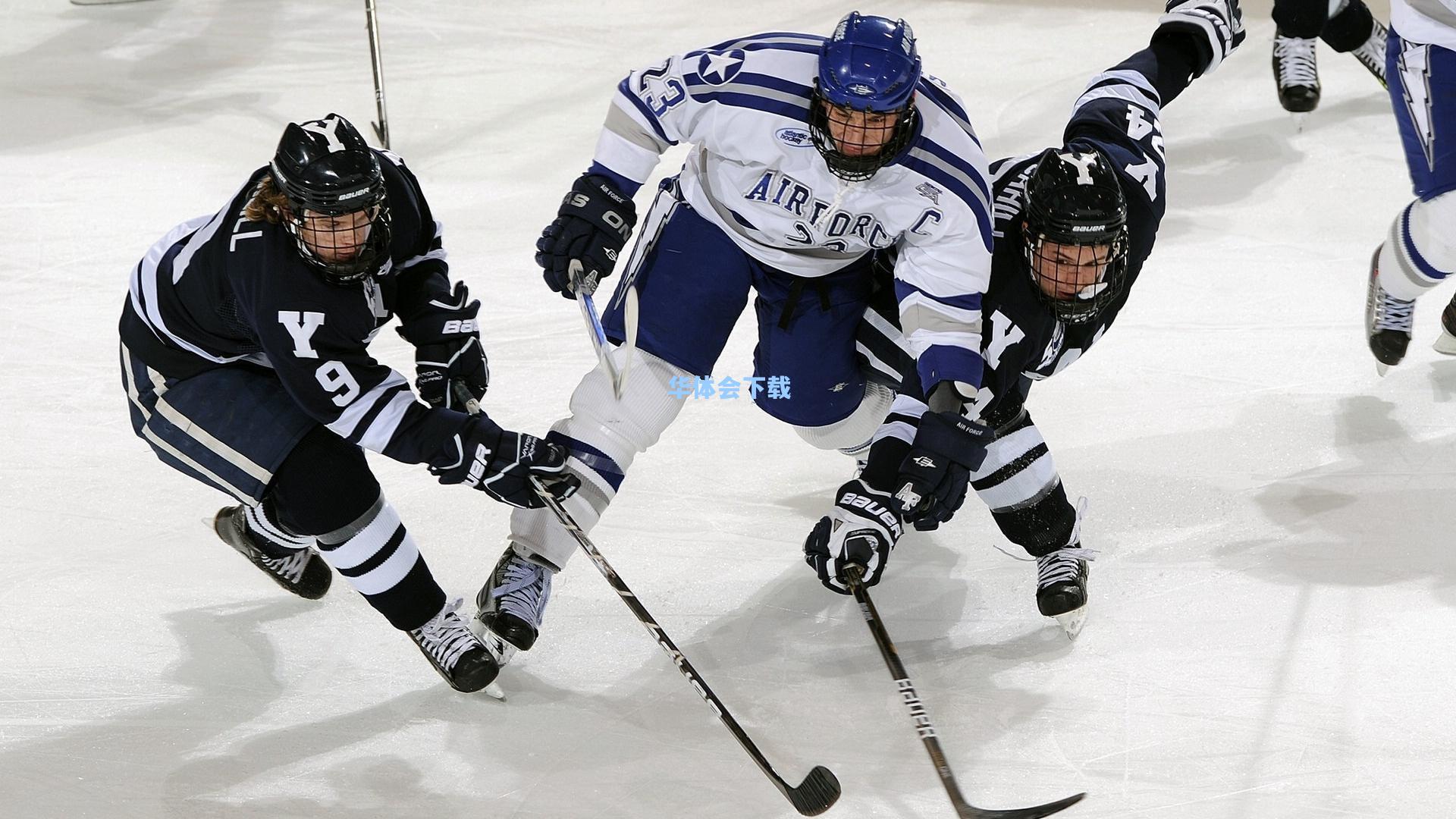 英媒曝关窗前利兹联、埃弗顿求购比利时国脚拉斯金遭拒,球员留守母队冲击欧战